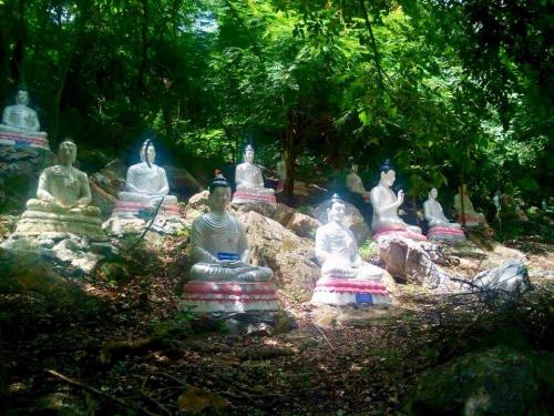 วัดพระธาตุจอมศีล